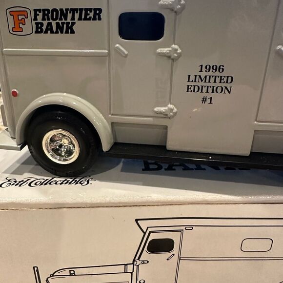 Brink's 1959 GMC Armored Truck Die-Cast Metal Vehicle W/Coin Bank, Ertl B865 - Picture 12 of 15